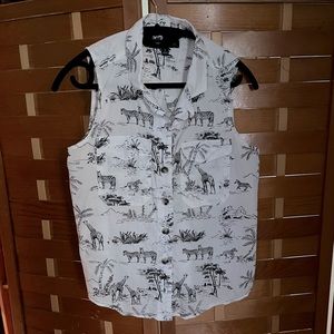 Wild Serenity: Safari-Inspired Sleeveless Blouse for Effortless Vacation Vibes